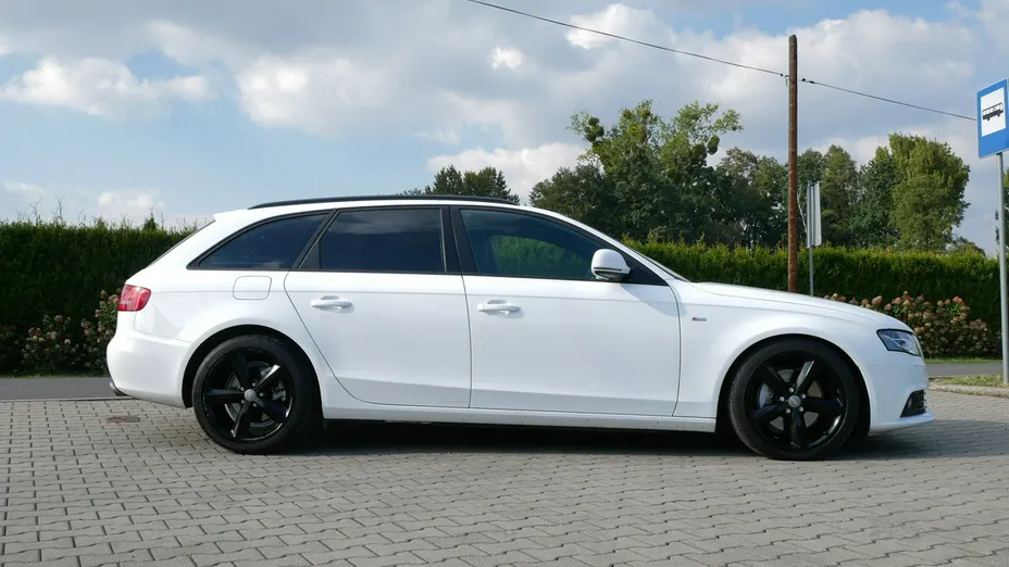 AUDI A4 -