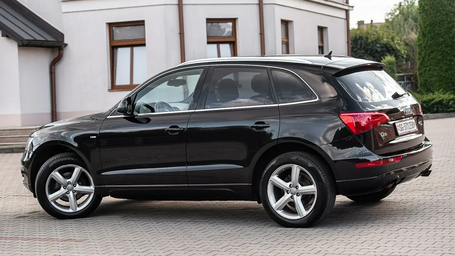 AUDI Q5 -