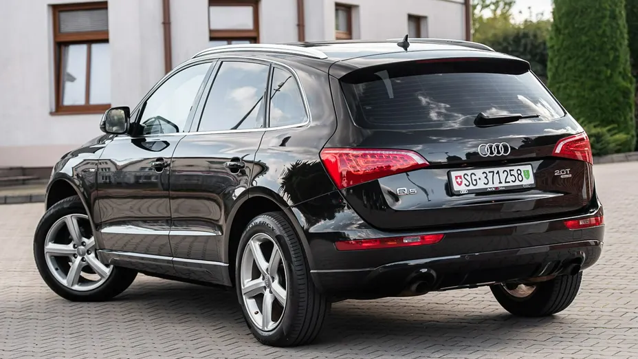 AUDI Q5 -