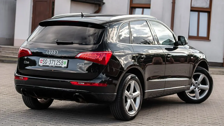 AUDI Q5 -