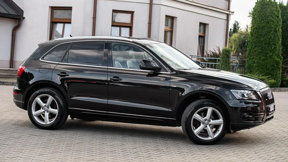 AUDI Q5 -