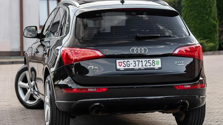 AUDI Q5 -