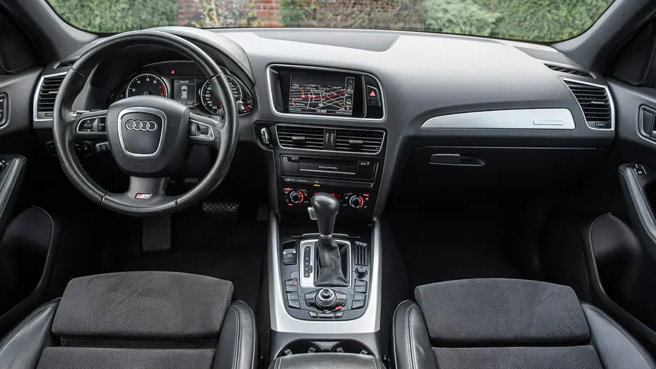 AUDI Q5 -