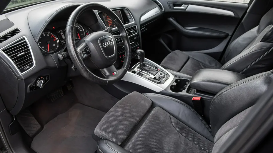 AUDI Q5 -