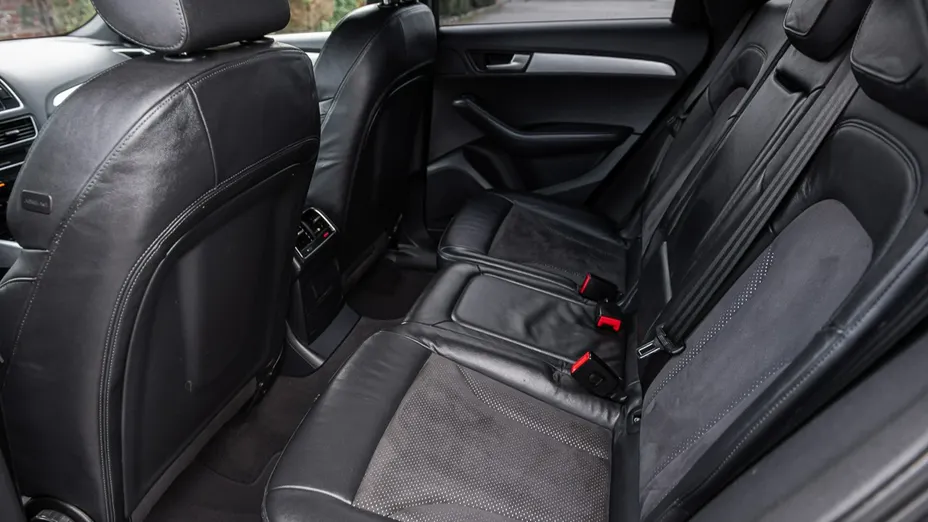 AUDI Q5 -