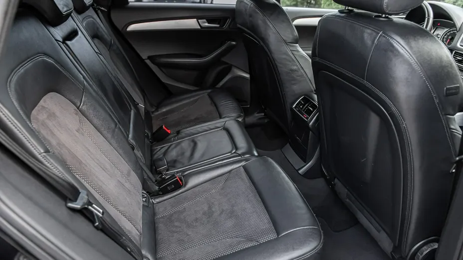AUDI Q5 -