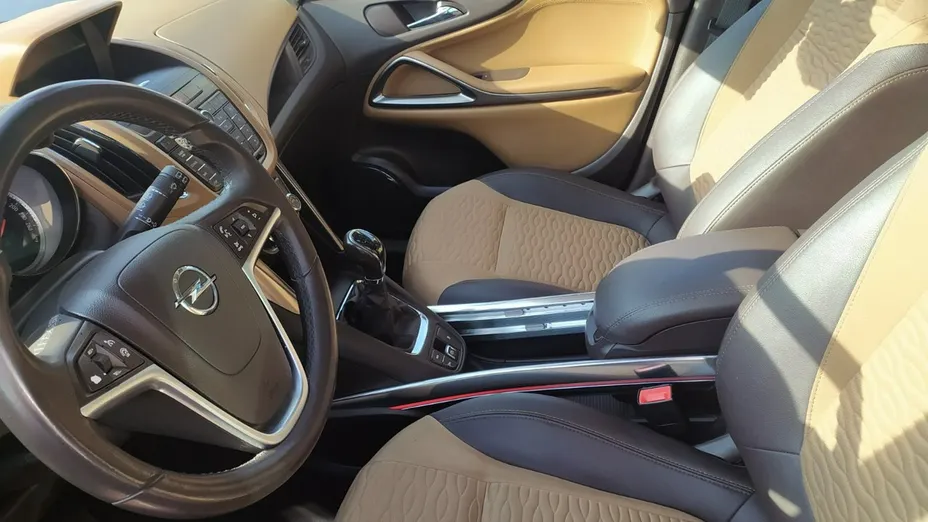 OPEL Zafira -