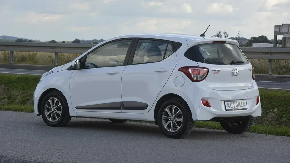 HYUNDAI i10 -