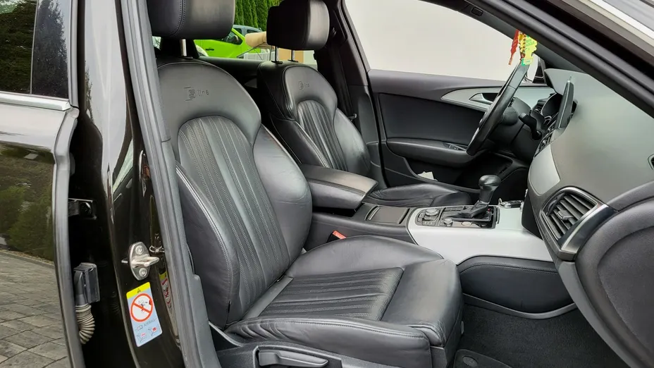 AUDI A6 -