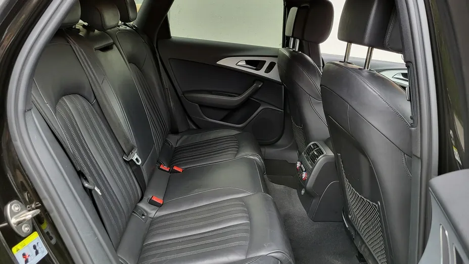 AUDI A6 -