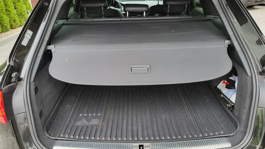AUDI A6 -