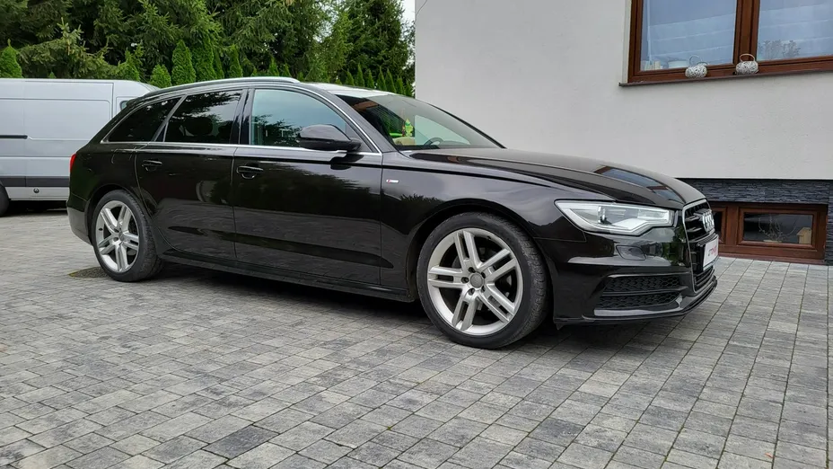 AUDI A6 -