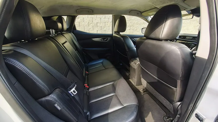 NISSAN Rogue -