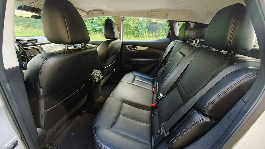 NISSAN Rogue -