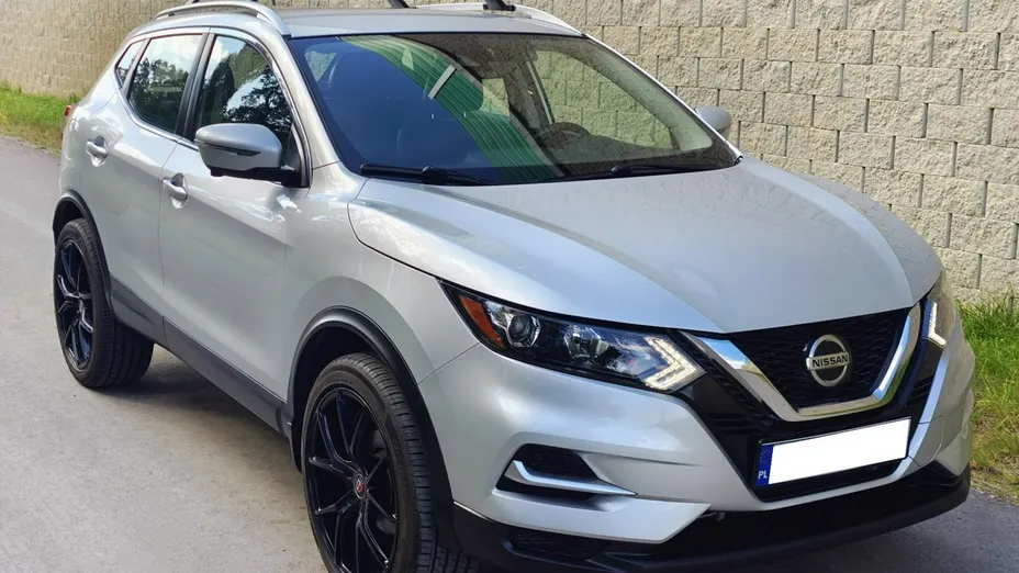 NISSAN Rogue -