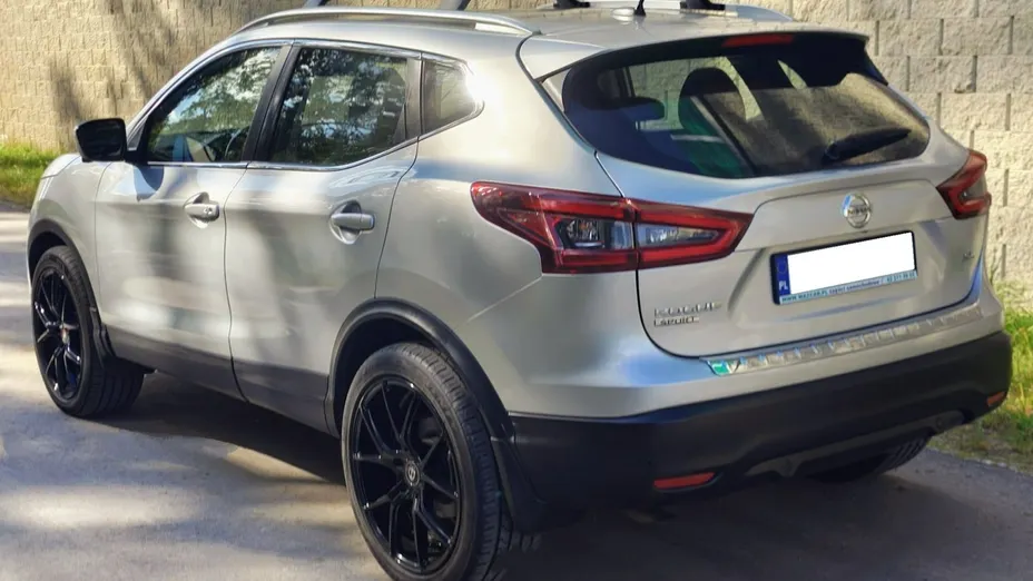 NISSAN Rogue -
