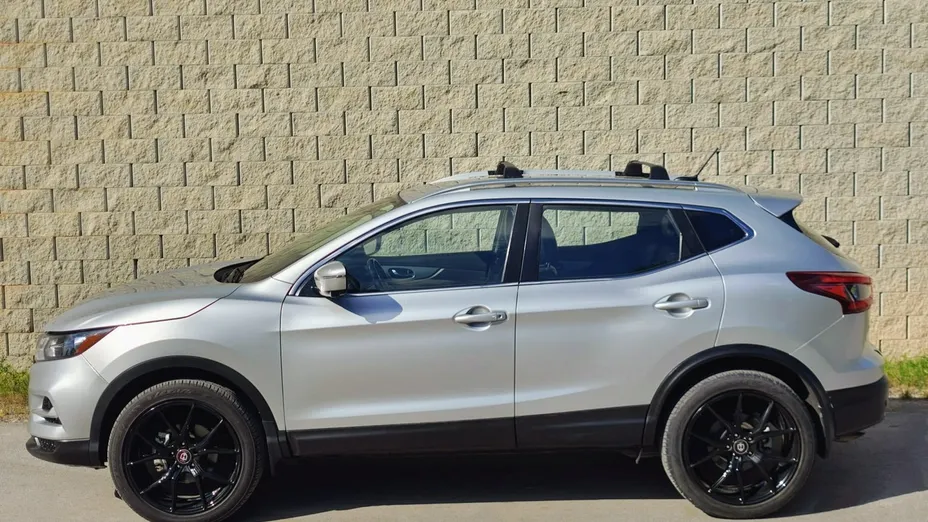 NISSAN Rogue -