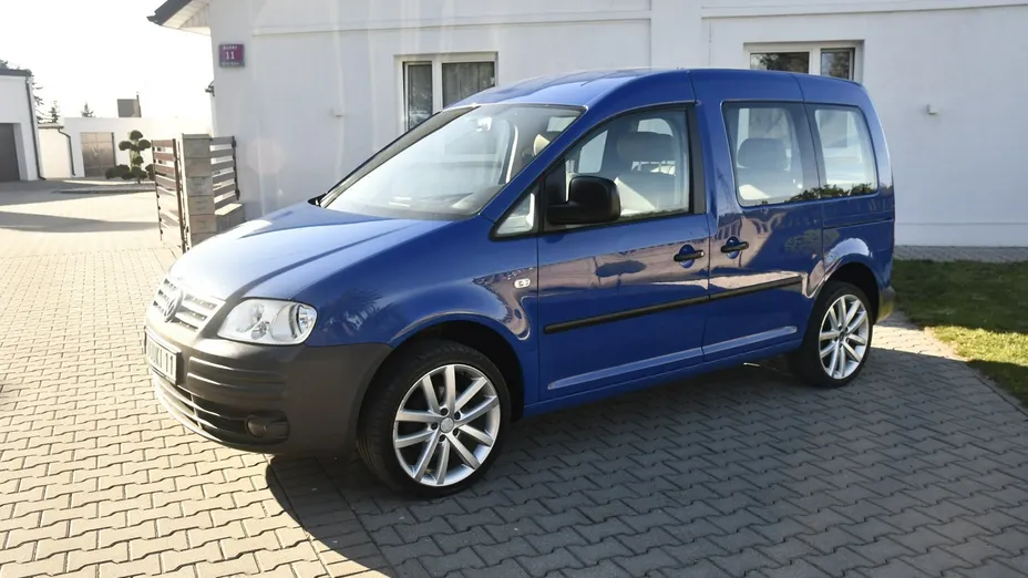 VOLKSWAGEN Caddy -