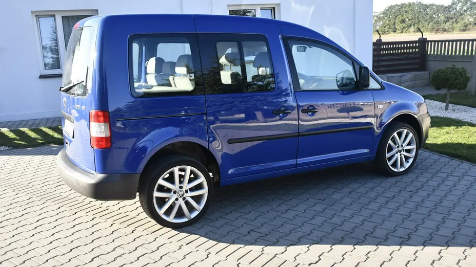 VOLKSWAGEN Caddy -