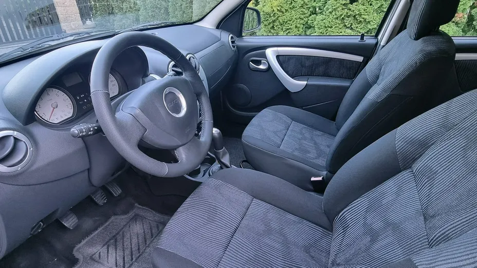 DACIA Sandero -