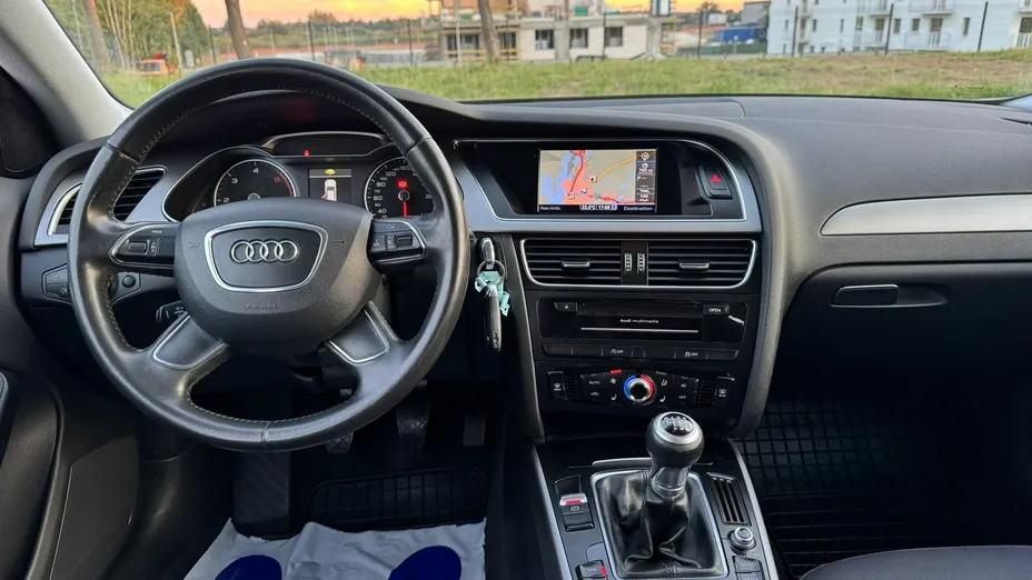 AUDI A4 -