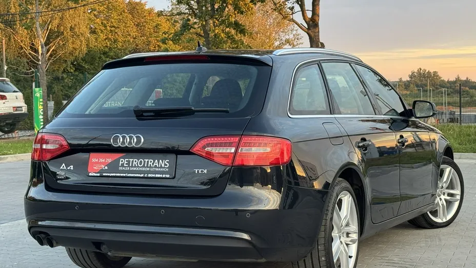 AUDI A4 -