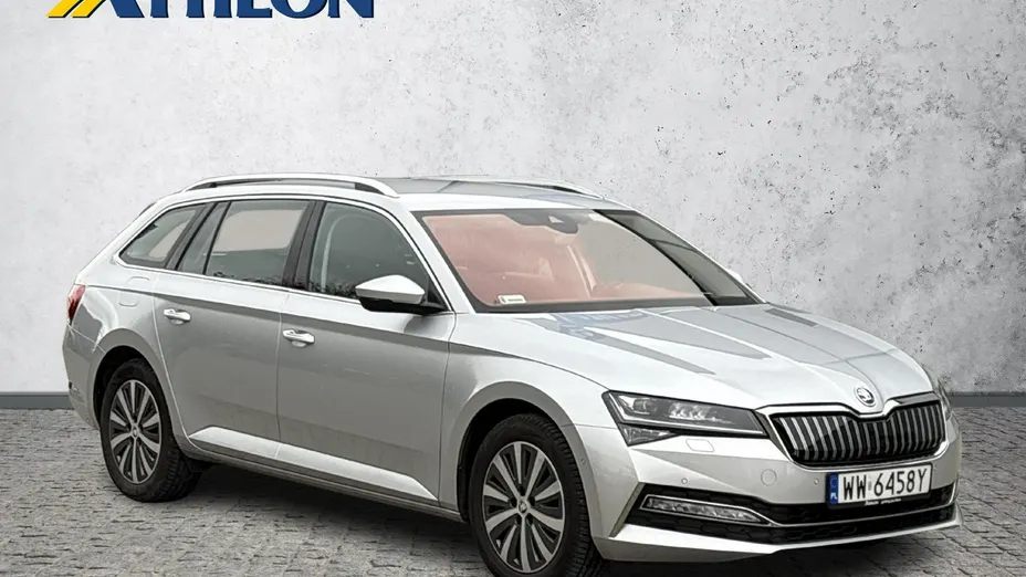 SKODA Superb -
