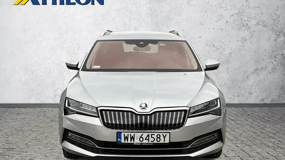SKODA Superb -