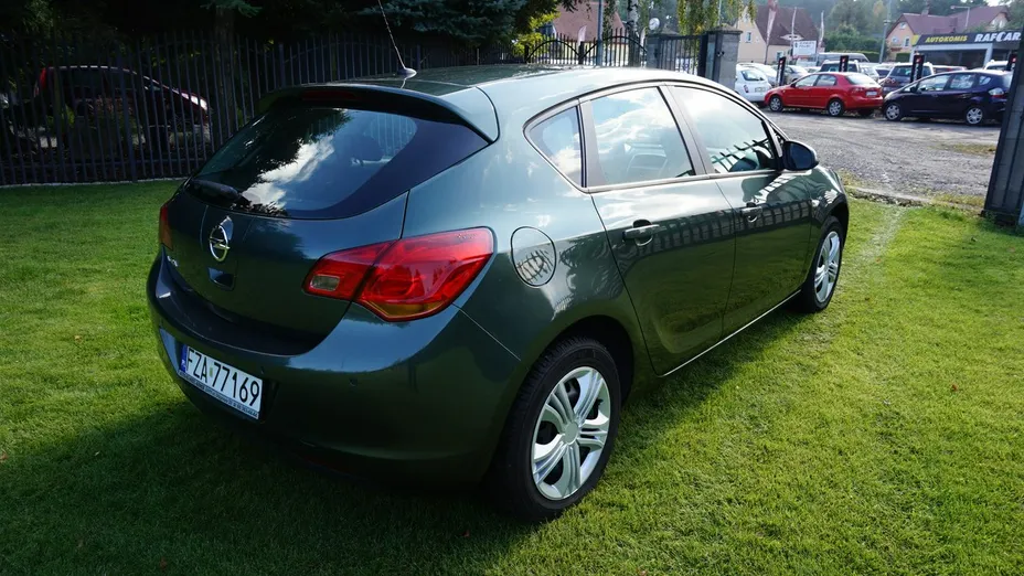 OPEL Astra -