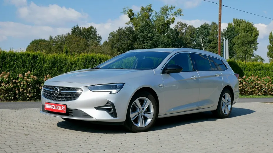 OPEL Insignia -