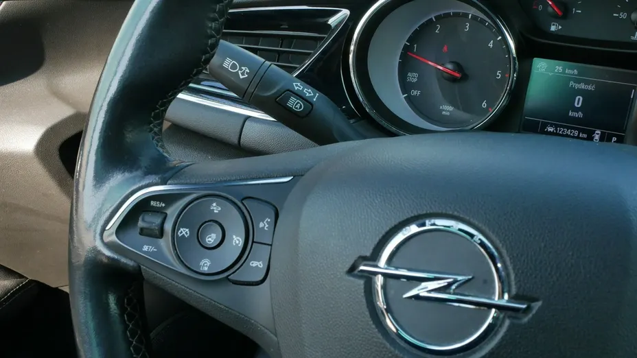 OPEL Insignia -