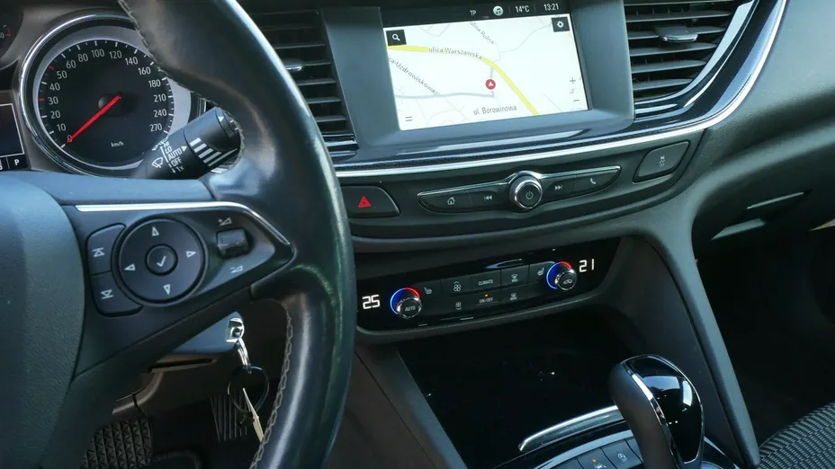 OPEL Insignia -