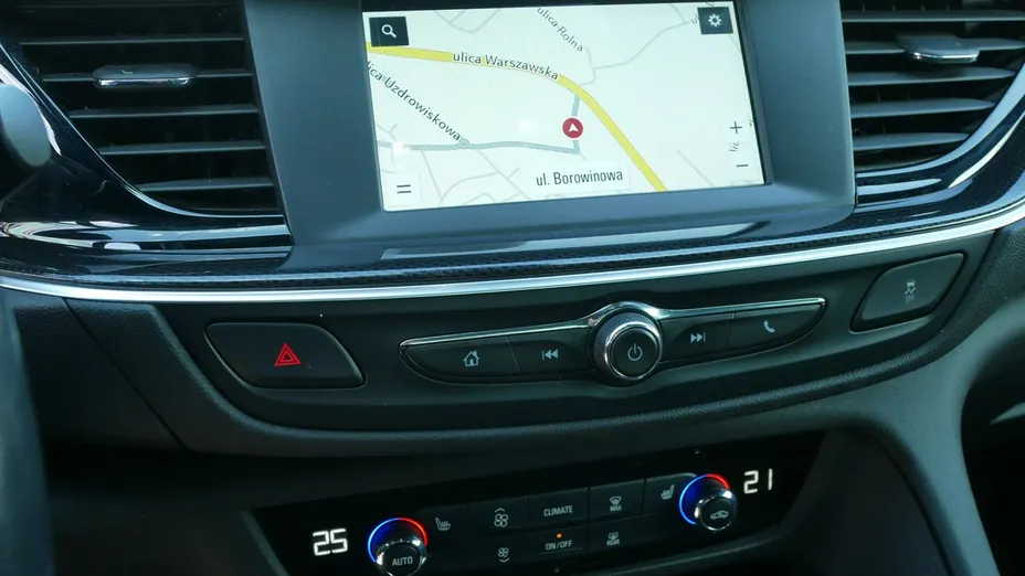 OPEL Insignia -