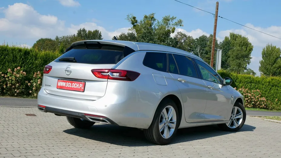 OPEL Insignia -