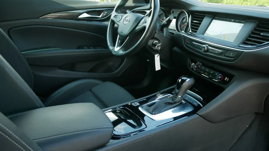 OPEL Insignia -