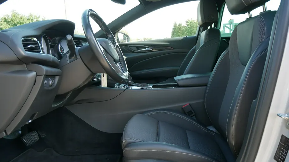 OPEL Insignia -