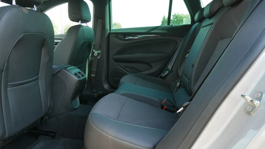 OPEL Insignia -