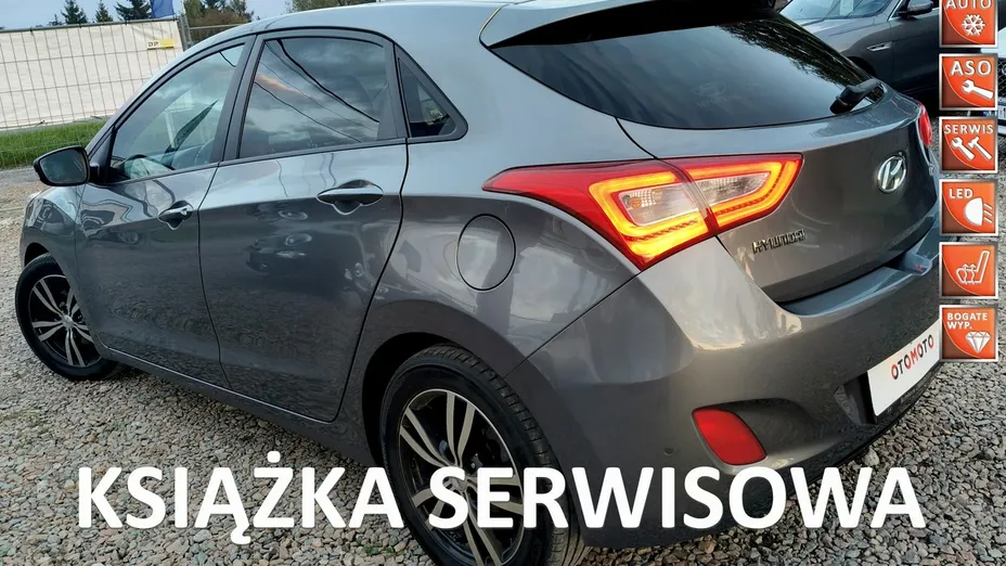 HYUNDAI i30 -