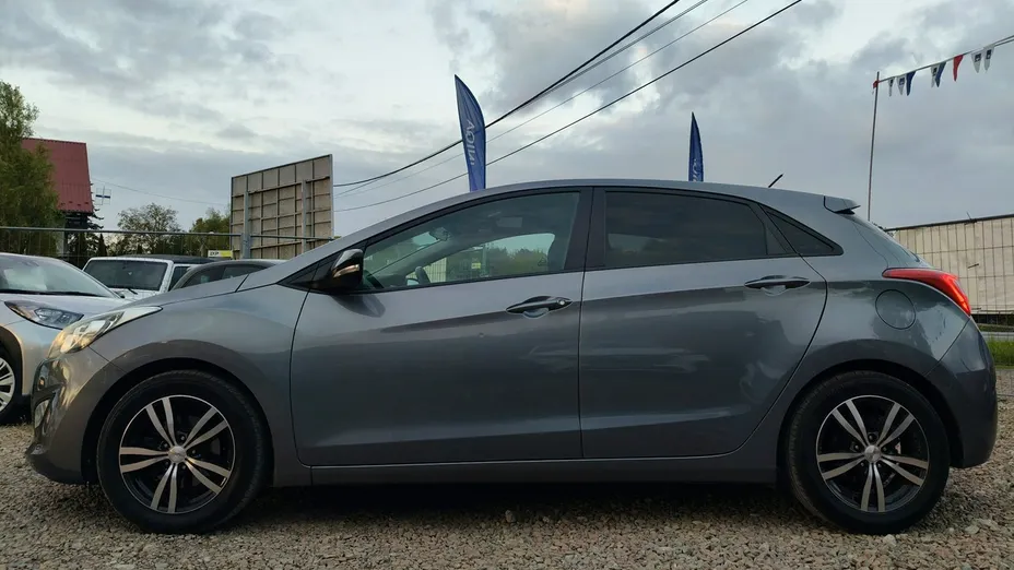 HYUNDAI i30 -