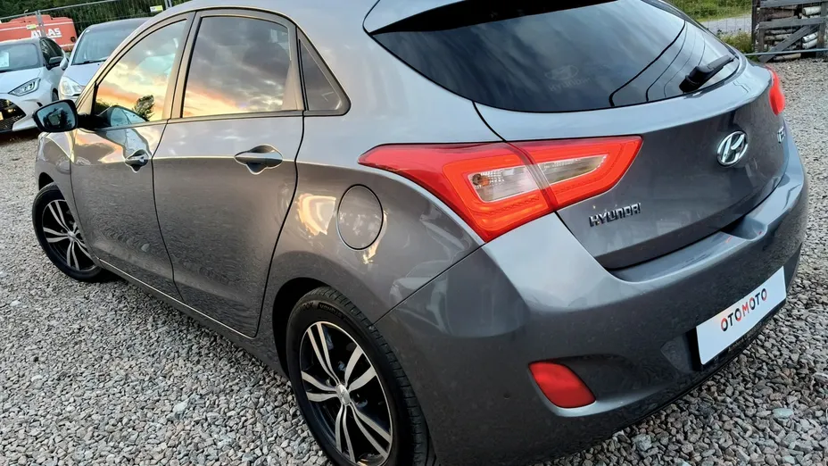 HYUNDAI i30 -