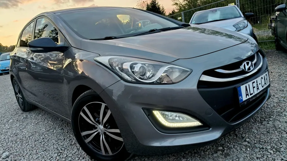 HYUNDAI i30 -