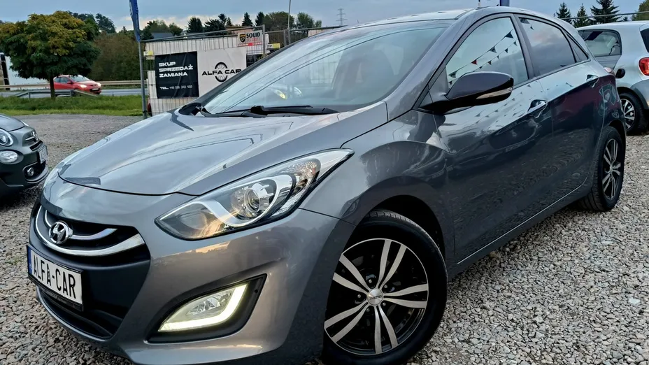 HYUNDAI i30 -