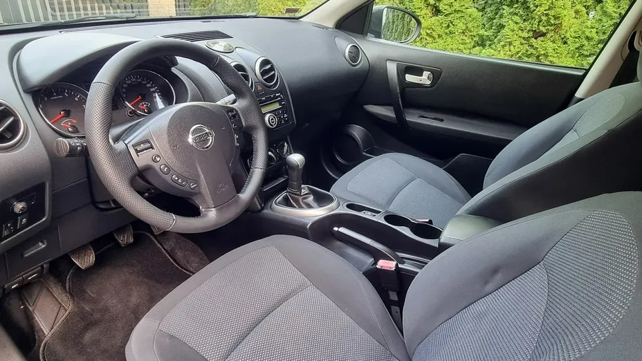 NISSAN Qashqai -