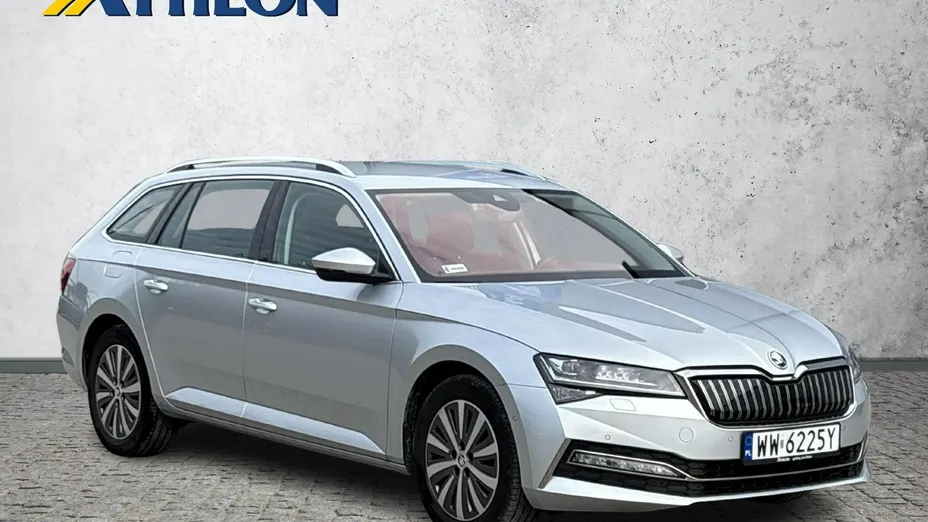 SKODA Superb -