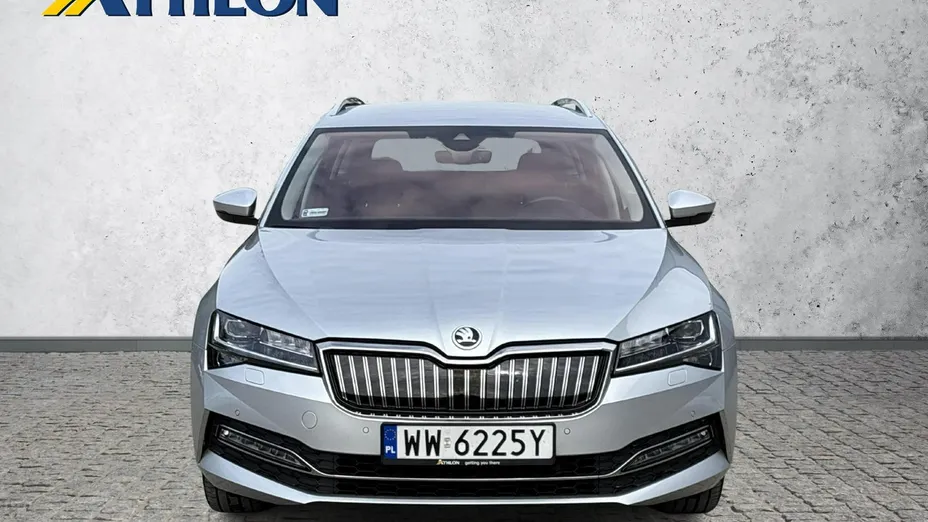 SKODA Superb -