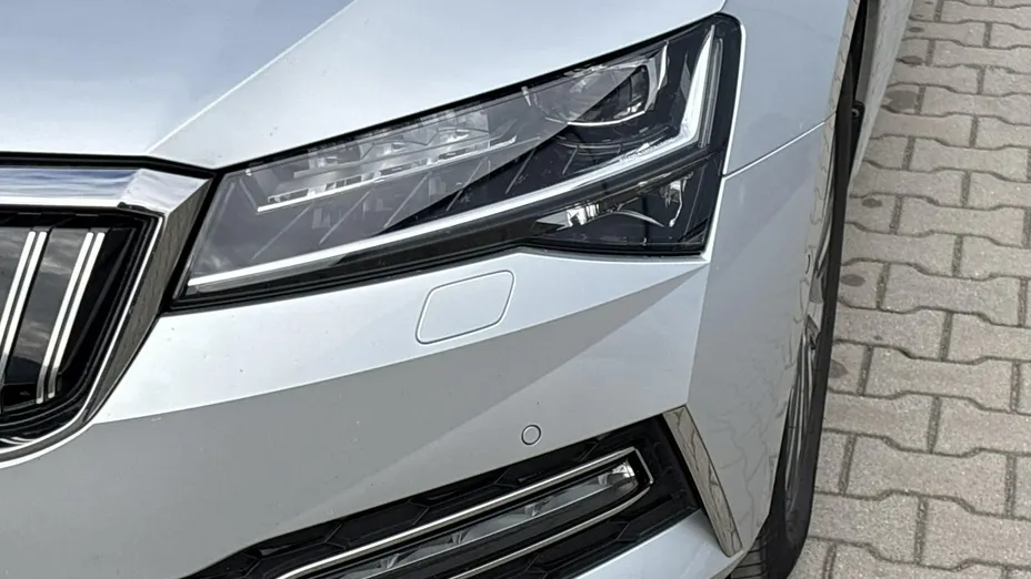 SKODA Superb -