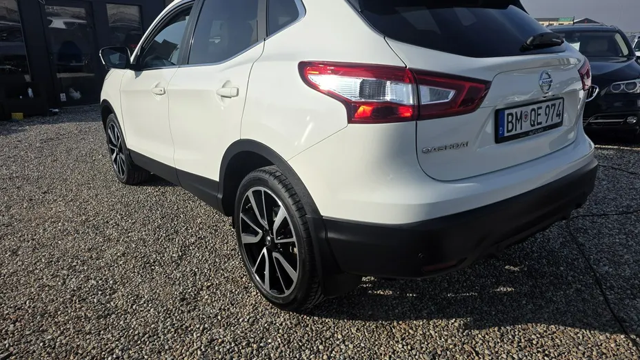 NISSAN Qashqai -