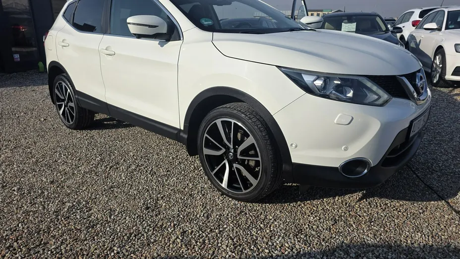 NISSAN Qashqai -