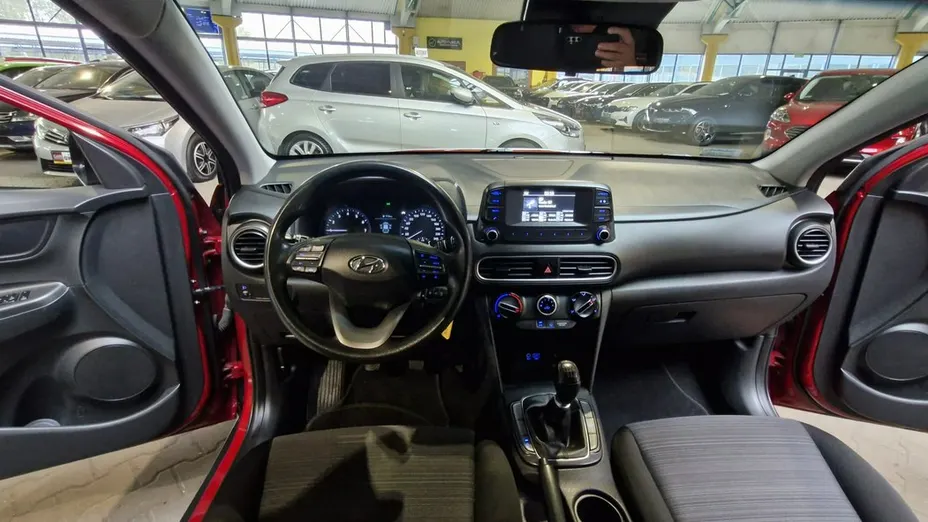 HYUNDAI Kona -