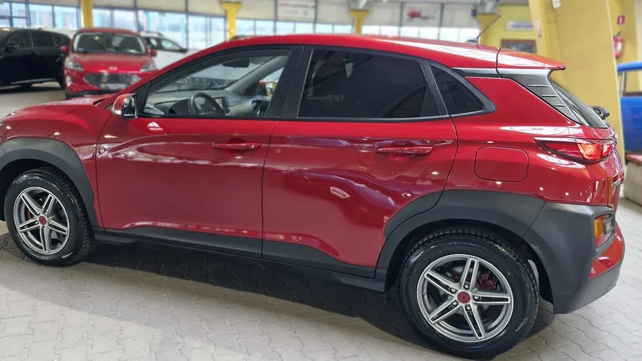HYUNDAI Kona -